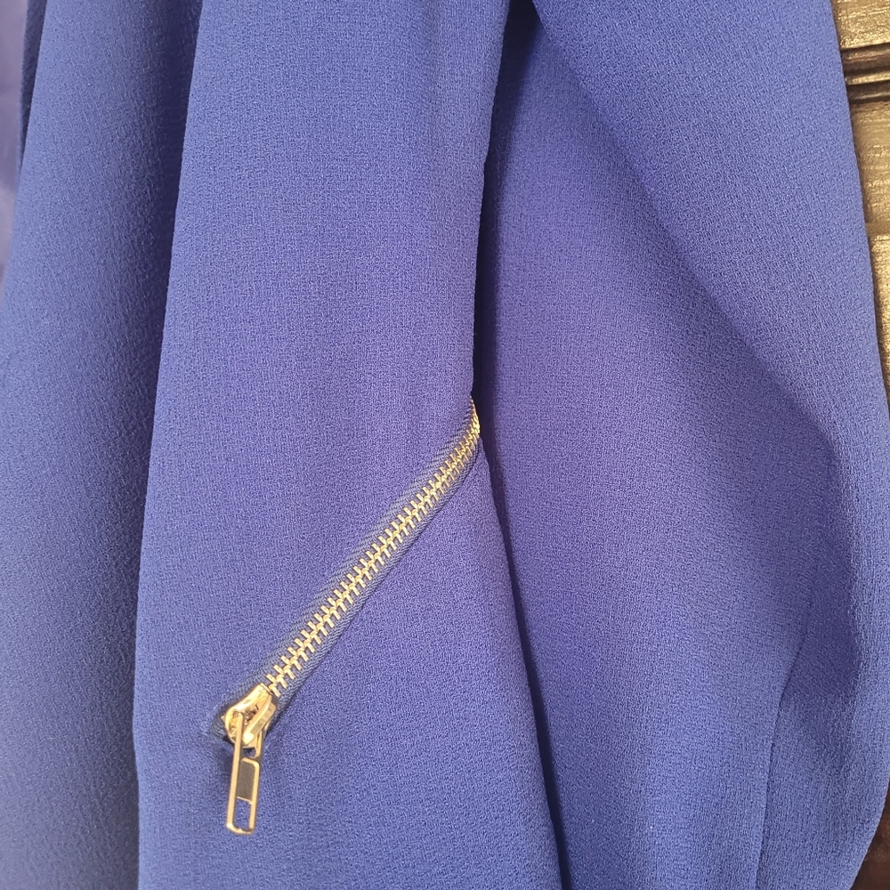 Blazer - Picture 4 of 5